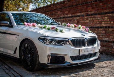 Samochód do Ślubu lub Wesela BMW M550i wynajem 5