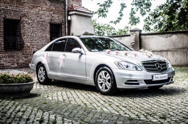 Luksusowa limuzyna Mercedes S do ślubu lub wesela wynajem 13